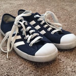 Adidas navy kicks